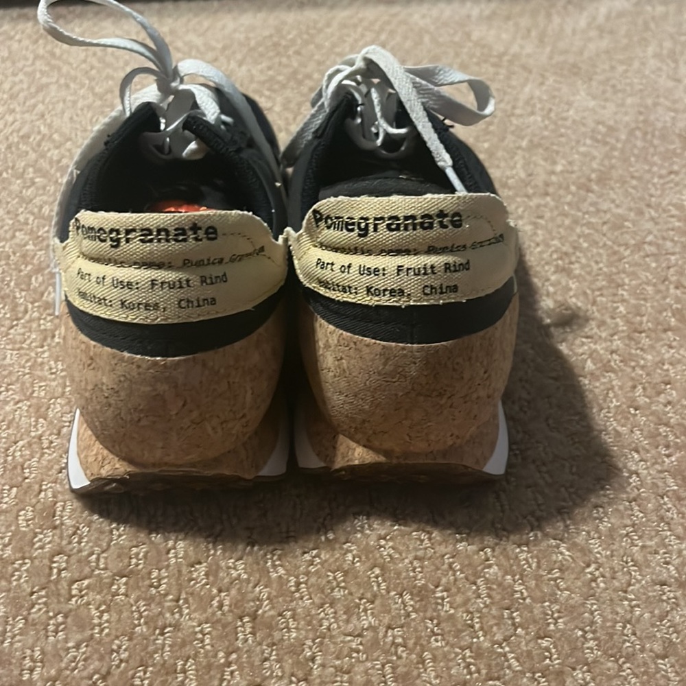 Nike daybreak pomegranate, never used